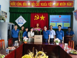 Hình ảnh tặng máy lọc nước tại Trường mần non xã Nhơn Tân