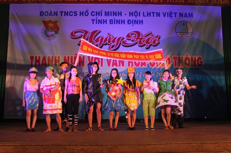 Đoàn TNCS Hồ Chí Minh – Hội Liên hiệp thanh niên Việt Nam tỉnh: Tổ chức Ngày hội “Thanh niên với văn hóa giao thông” năm 2014