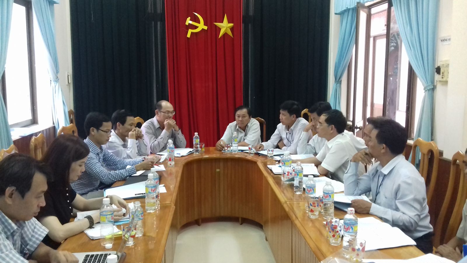 Quang cảnh kiểm tra công tác CCHC tại huyện Vĩnh Thạnh