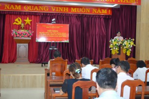 Đ/c Châu Thị Hương Lan – Phó Bí thư Đảng ủy, Phó Giám đốc Sở phát biểu tại Hội nghị