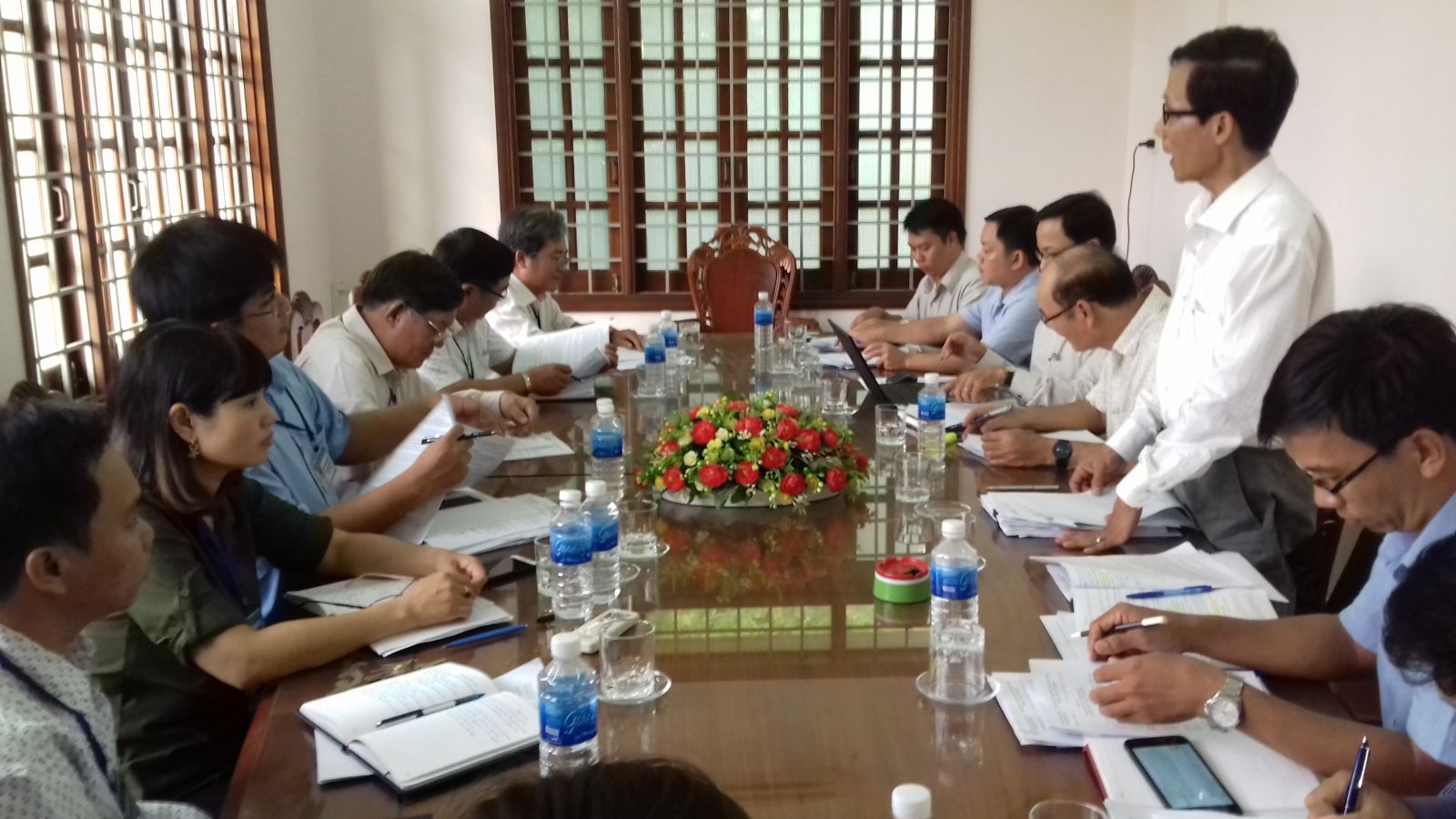 Quang cảnh kiểm tra công tác CCHC tại UBND huyện Phù Cát