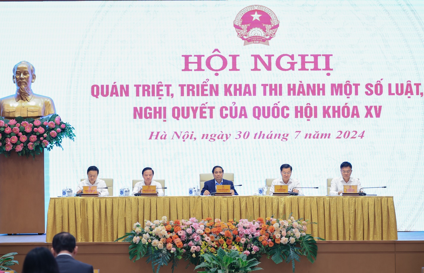 Kết luận của Thủ tướng Chính phủ về Hội nghị quán triệt, triển khai thi hành một số luật, nghị quyết của Quốc hội khóa XV